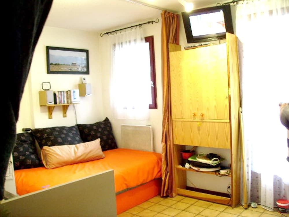 Studio in Luz-saint-sauveur - 10 km From the Slopes 1