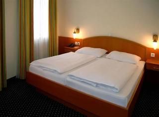 Suite Hotel 900m zur Oper 1 Suite Hotel 900m zur Oper 1