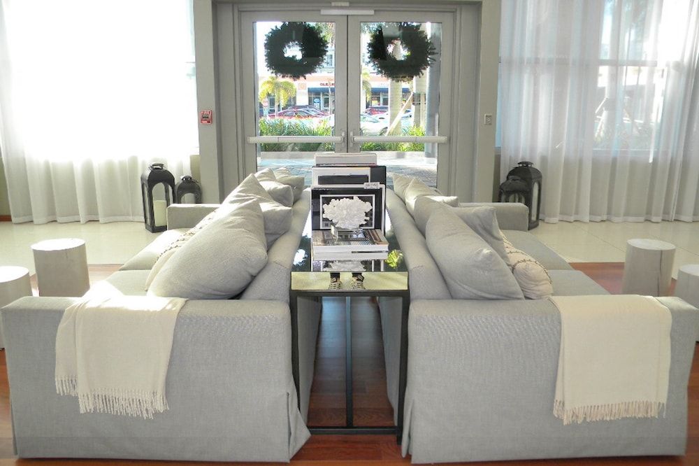 Suite Life Miami at The Monte Carlo 2