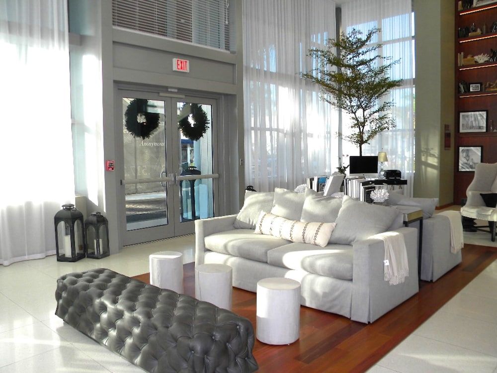 Suite Life Miami at The Monte Carlo 3