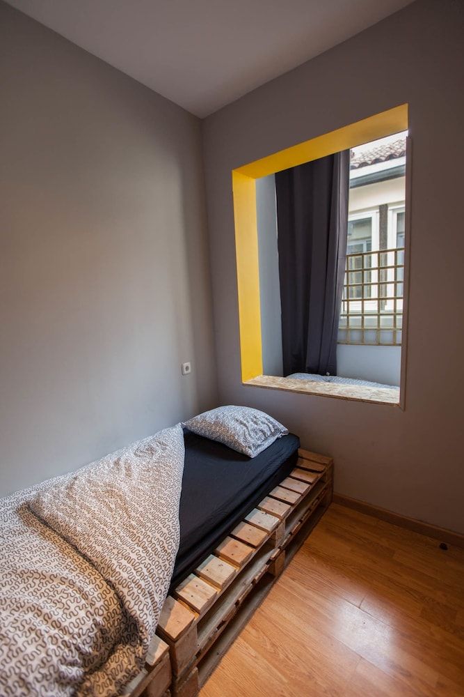 Sungate One 1 Sungate One 1