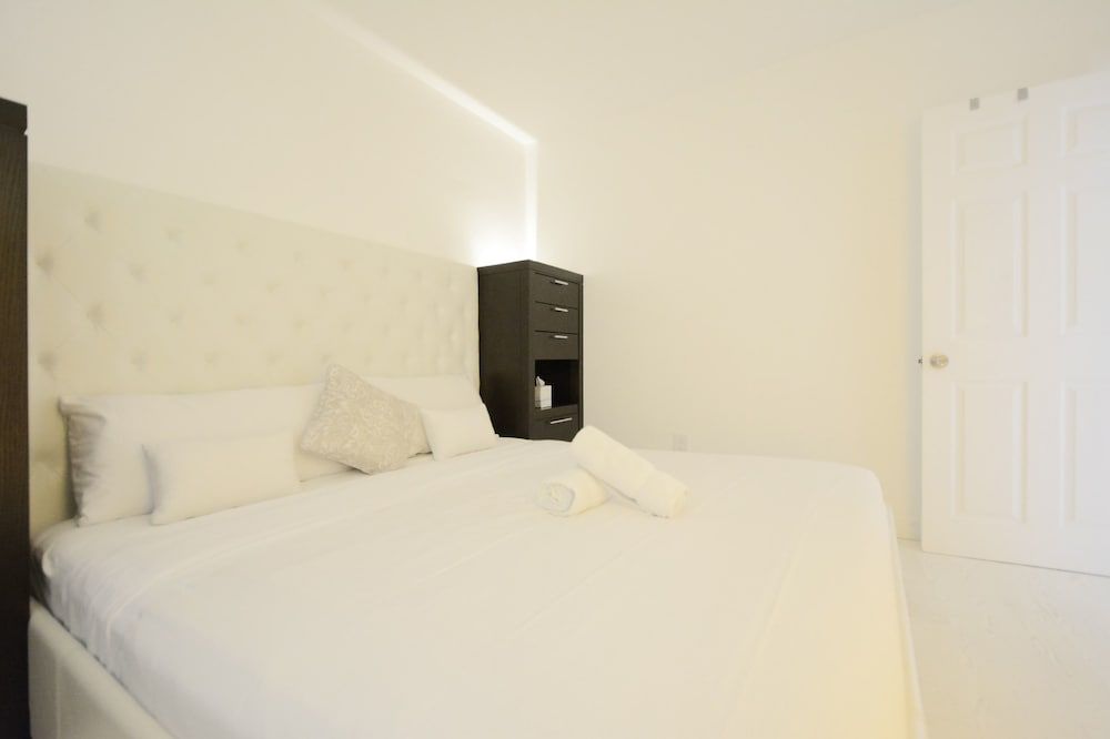 Sunrise Court Apartments 2