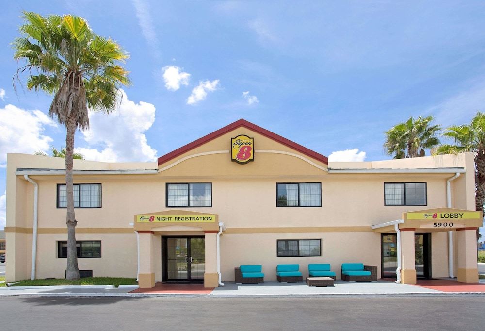 Super 8 by Wyndham Orlando International Drive 1