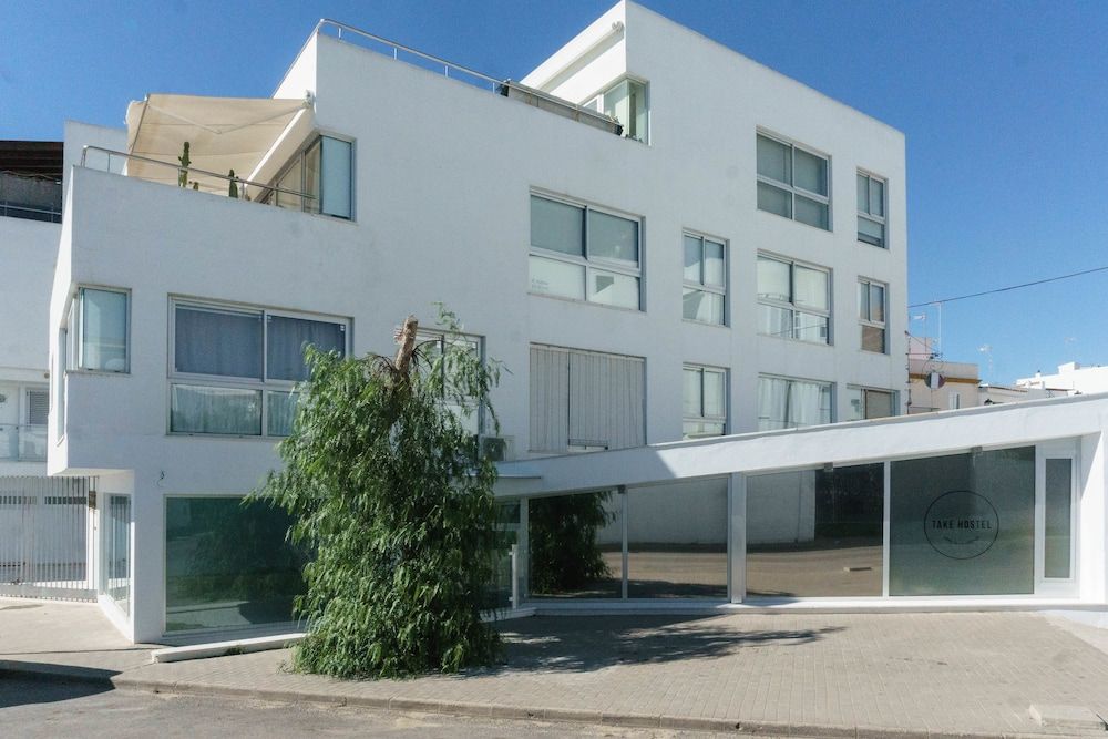 TAKE Hostel Conil 1