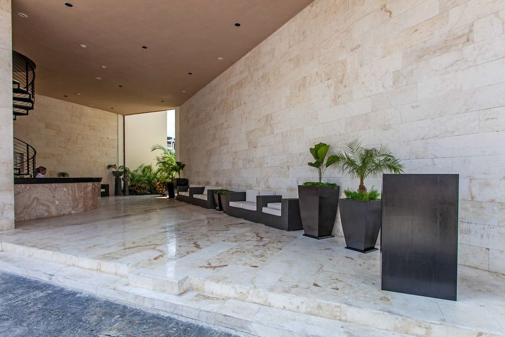 The Elements Oceanfront & Beachside Condo Hotel 2