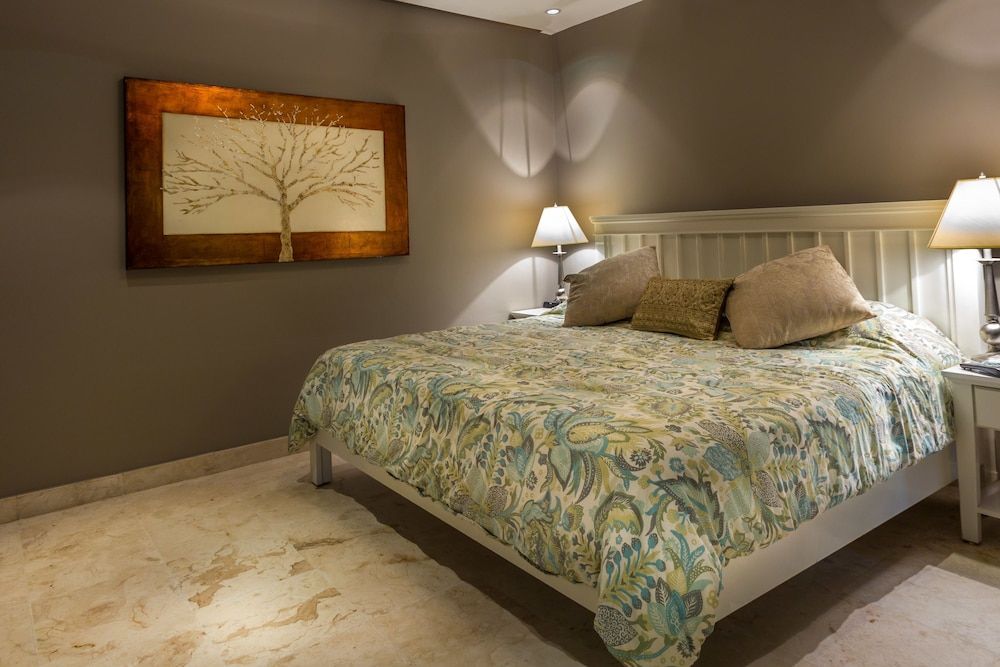 The Elements Oceanfront & Beachside Condo Hotel 3