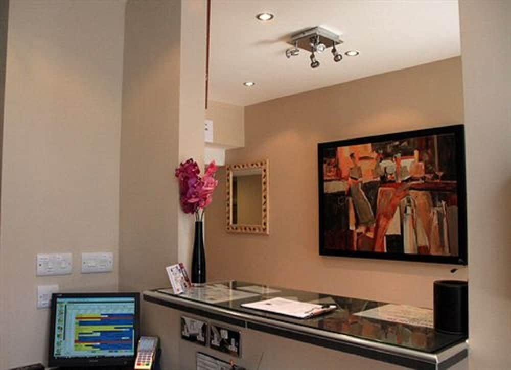 The Grapevine Hotel 2