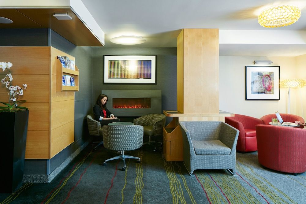 The Jewel facing Rockefeller Center 1