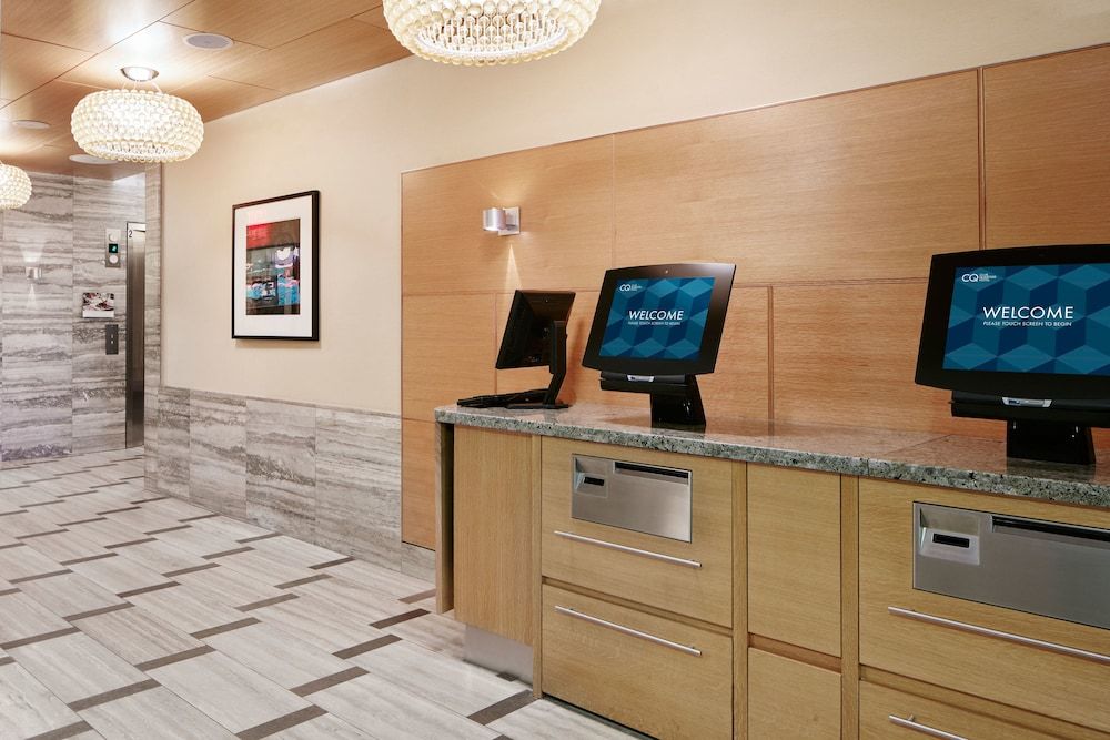 The Jewel facing Rockefeller Center 3