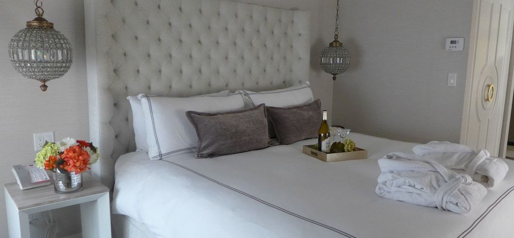 The Manhattan Club 1