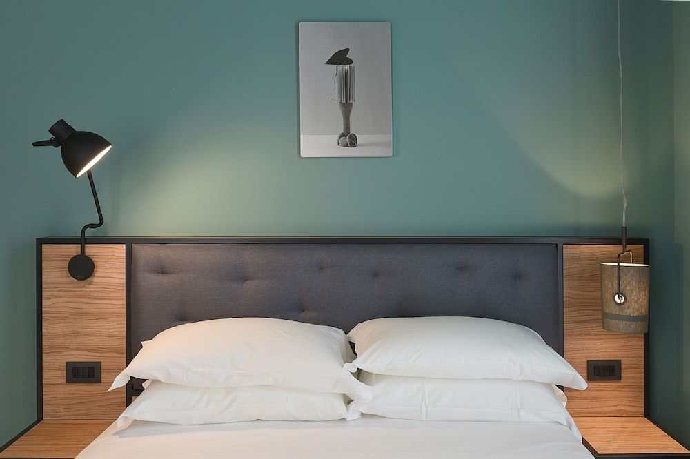 The Poet Hotel 1 The Poet Hotel 1