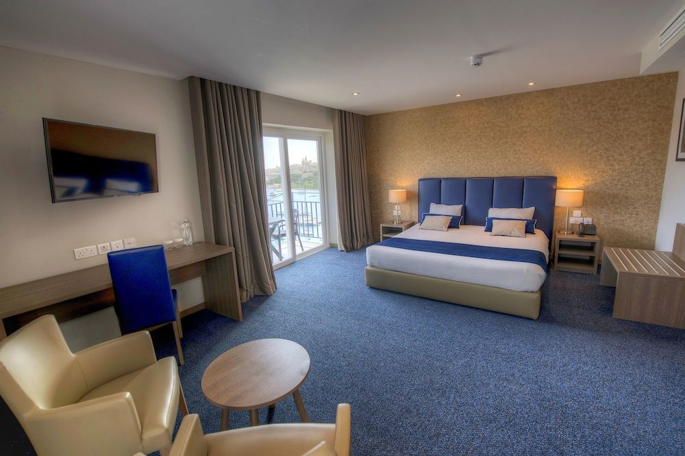 The Waterfront Hotel 1 The Waterfront Hotel 1