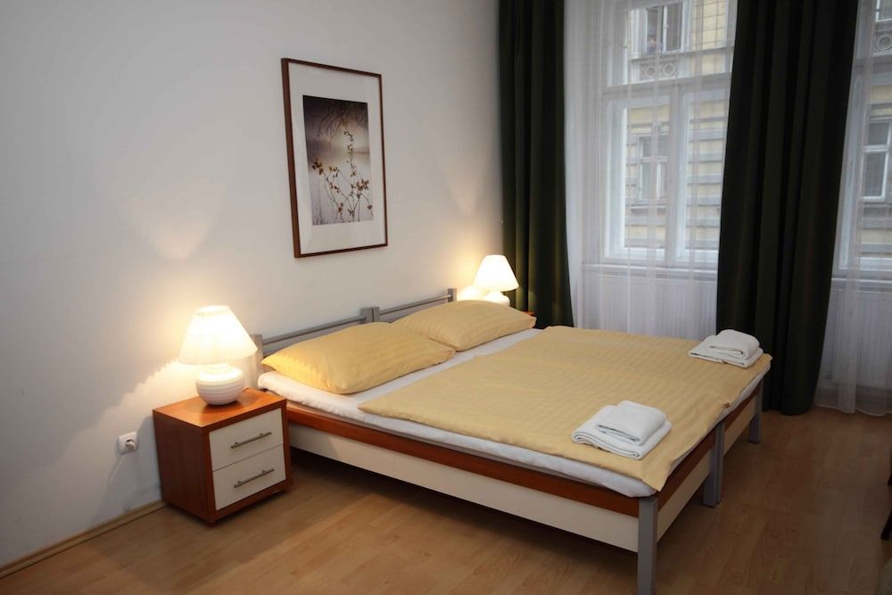 Theatre Residence 2 Theatre Residence 2