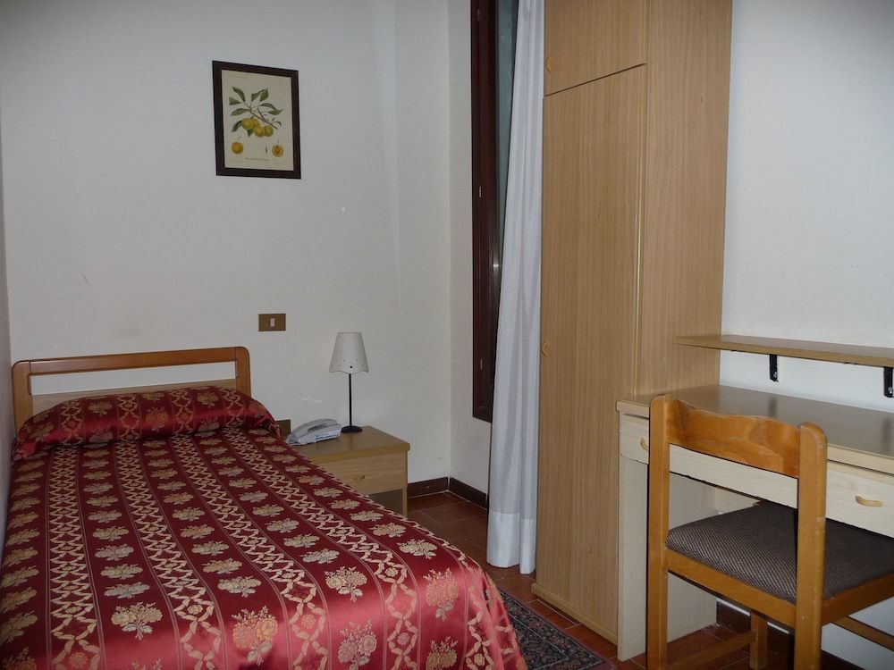 Tivoli Hotel 3