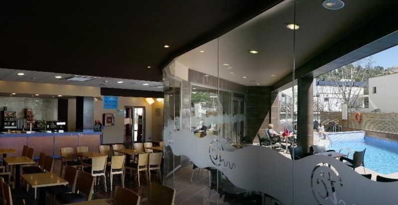 Tossa Beach - Center 3 Tossa Beach - Center 3