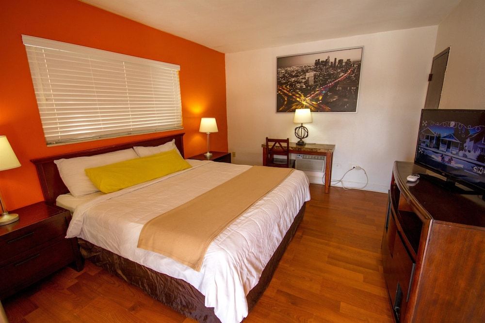 Travelodge by Wyndham Miami Biscayne Bay 2