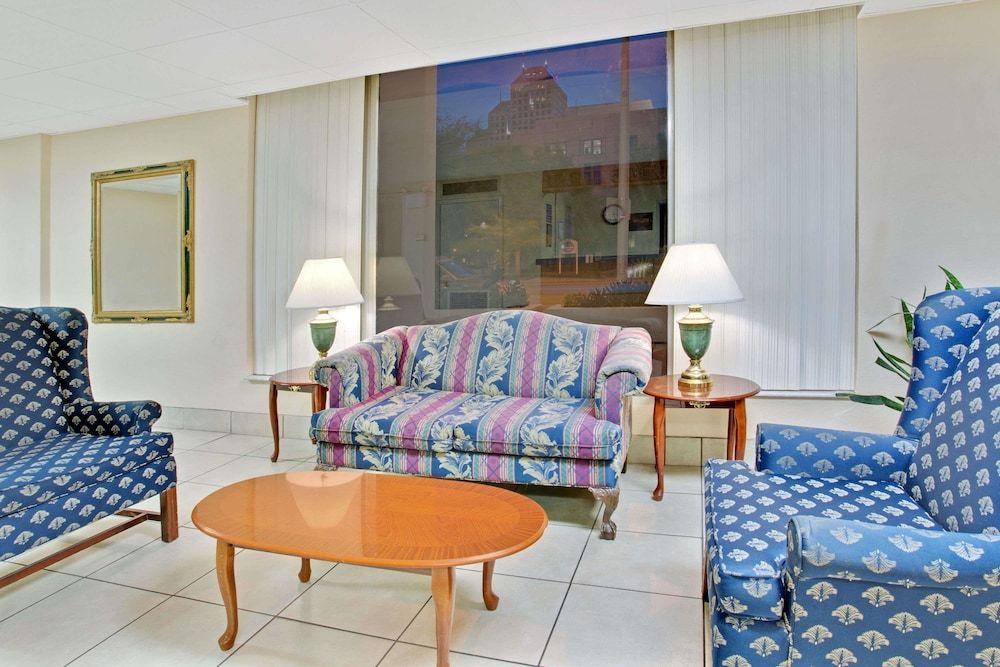 Travelodge by Wyndham Orlando Downtown Centroplex 2 Travelodge by Wyndham Orlando Downtown Centroplex 2