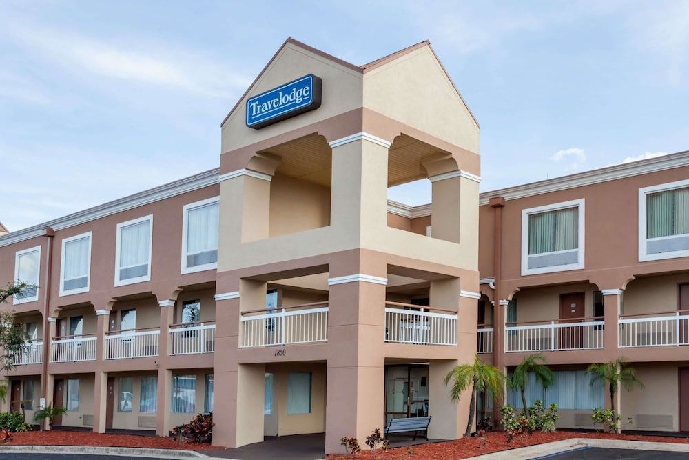 Travelodge by Wyndham Orlando Near Florida Mall 1