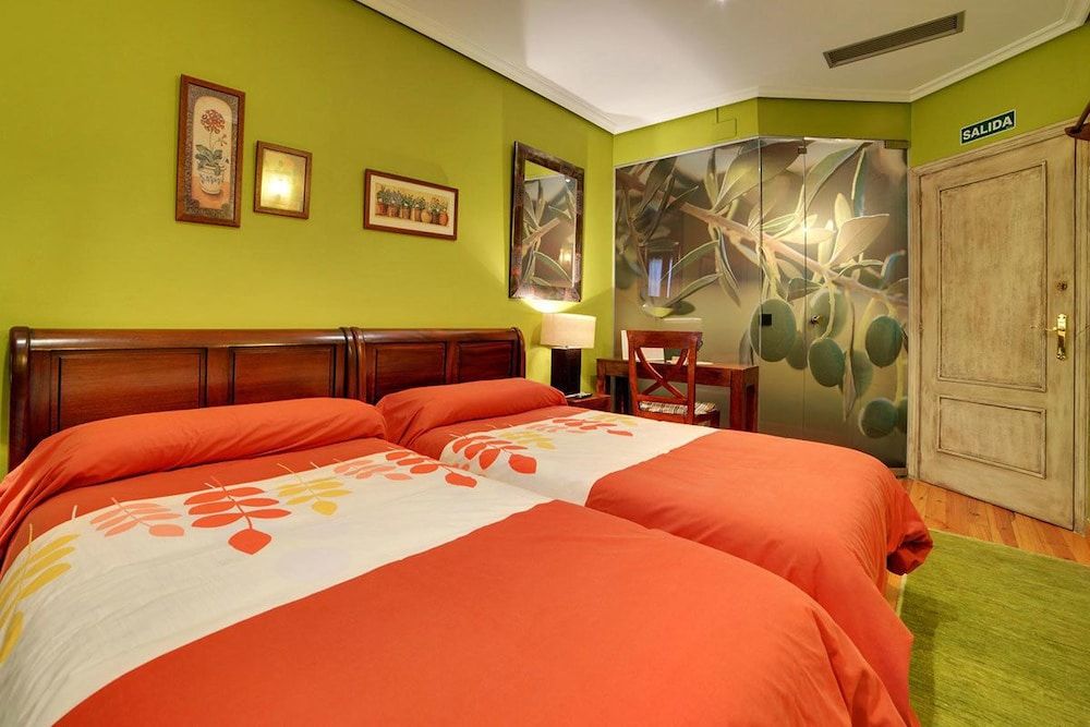 Txapi Txuri 3 Txapi Txuri 3