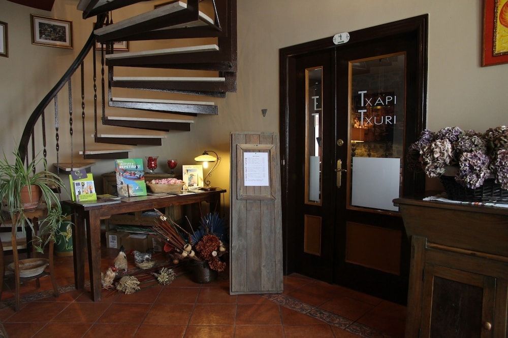 Txapi Txuri 2 Txapi Txuri 2