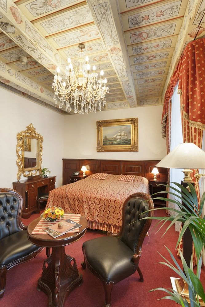 U Zlateho Stromu 2 U Zlateho Stromu 2