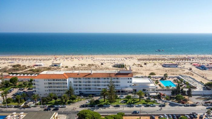 ⭐ FÉRIAS DE VERÃO 2026! Fantástico Hotel com piscinas com acesso direto à praia | Monte Gordo