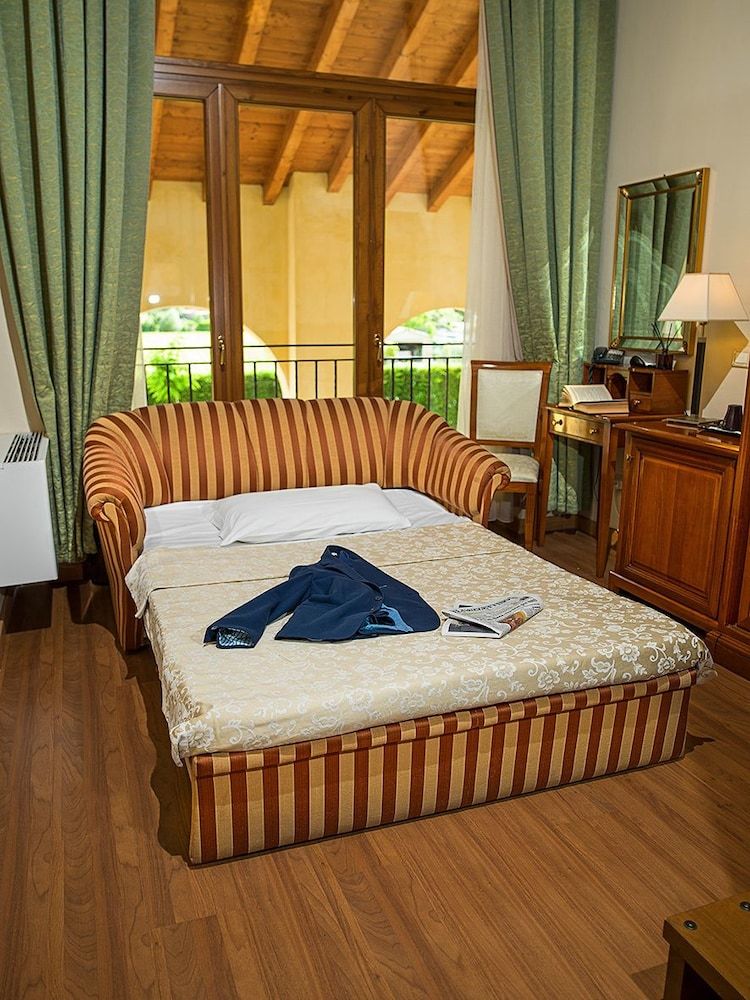 Hotel Venice Resort Airport 3