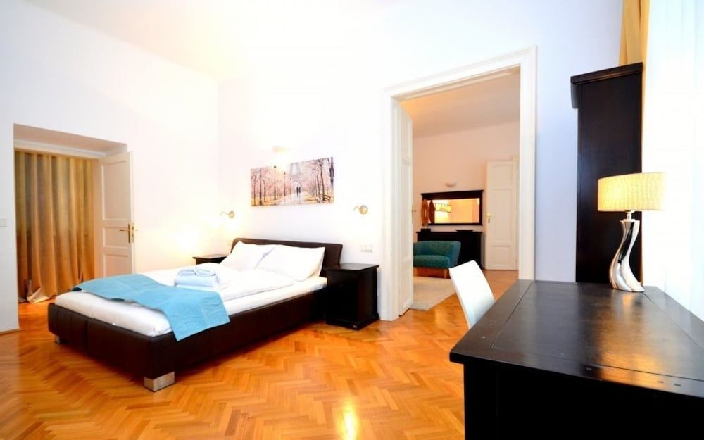 Vienna Residence Quiet Apartment With Space for up to 6 People 2