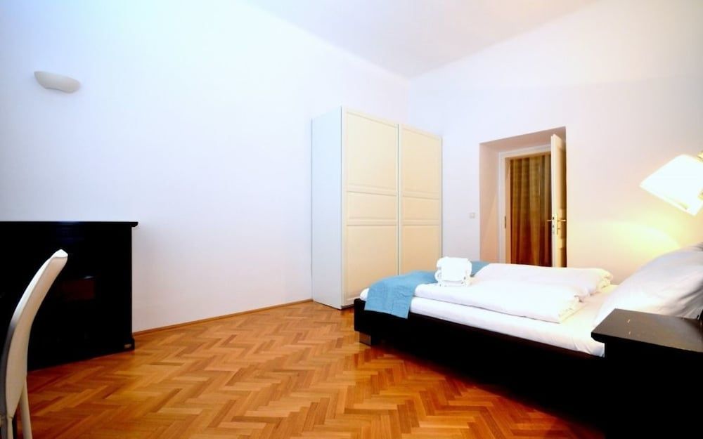 Vienna Residence Quiet Apartment With Space for up to 6 People 3