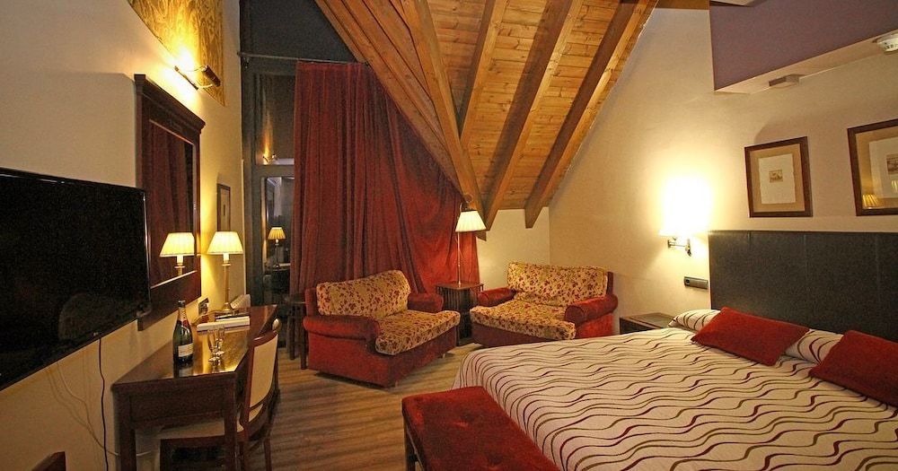 SNÖ Villa de Sallent 4 2 SNÖ Villa de Sallent 4 2