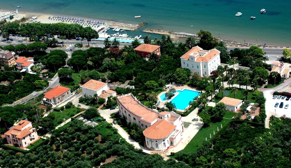 Villa Irlanda Grand Hotel 4 étoiles à Gaète