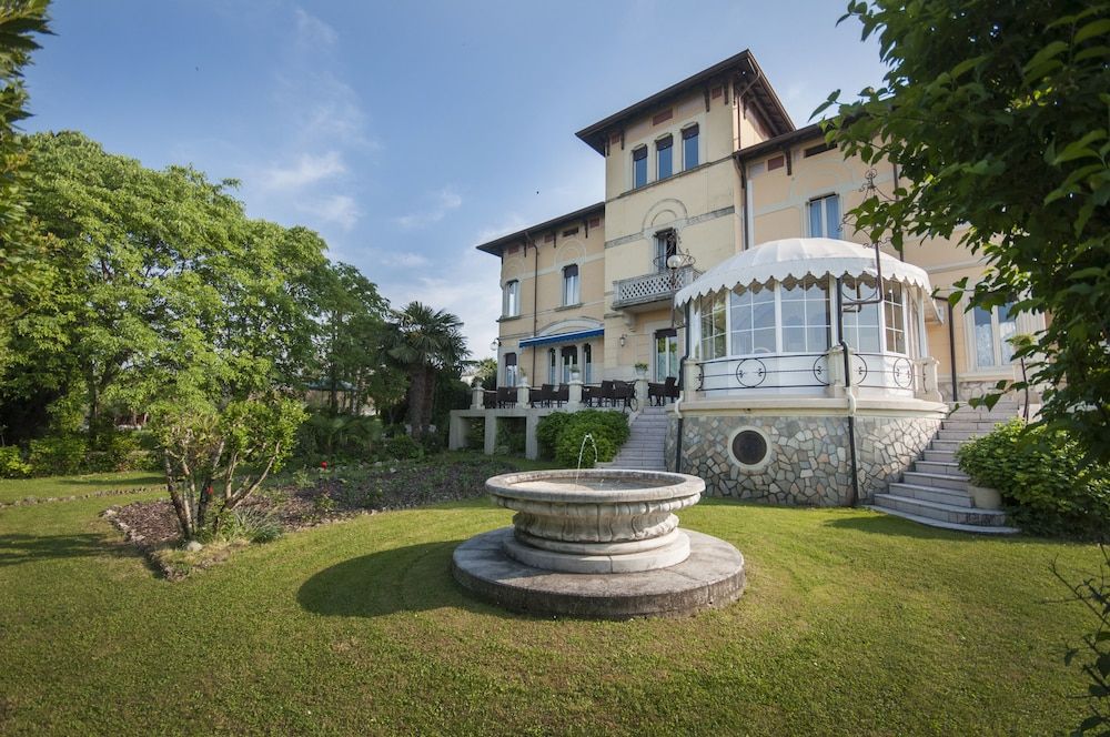 Villa Maria 4 estrelas em Desenzano del Garda