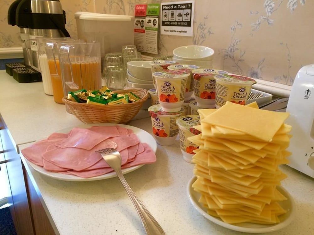 West Cromwell Hotel 3