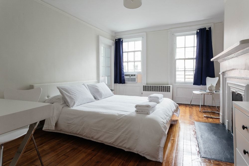 West Village 2 BR and Private Roof Deck 3 West Village 2 BR and Private Roof Deck 3