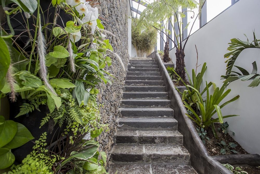 White Exclusive Suites & Villas 2