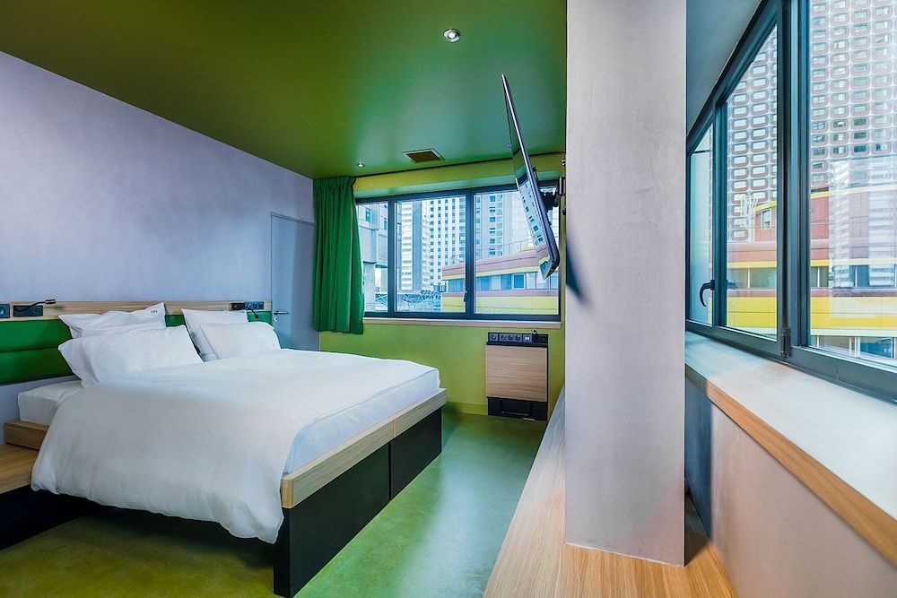 Yooma Urban Lodge 3