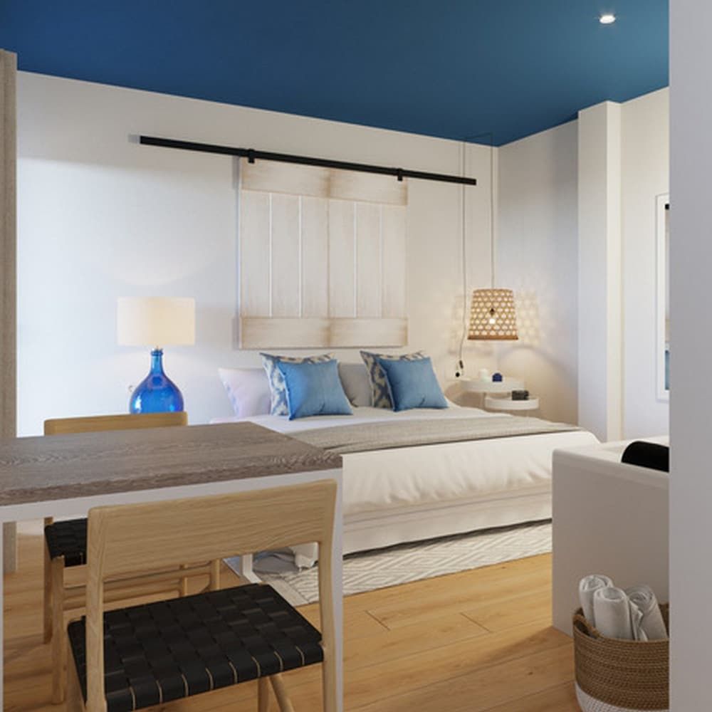 You & Co. Saler Beach Boutique 3 You & Co. Saler Beach Boutique 3