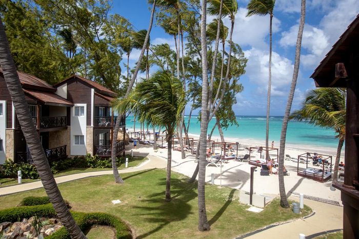 🏝️PUNTA CANA🍸🥥 7 noches con Todo Incluido + Vuelos directos desde Madrid + Hotel 4⭐ ¡Salida especial el 16 de septiembre!