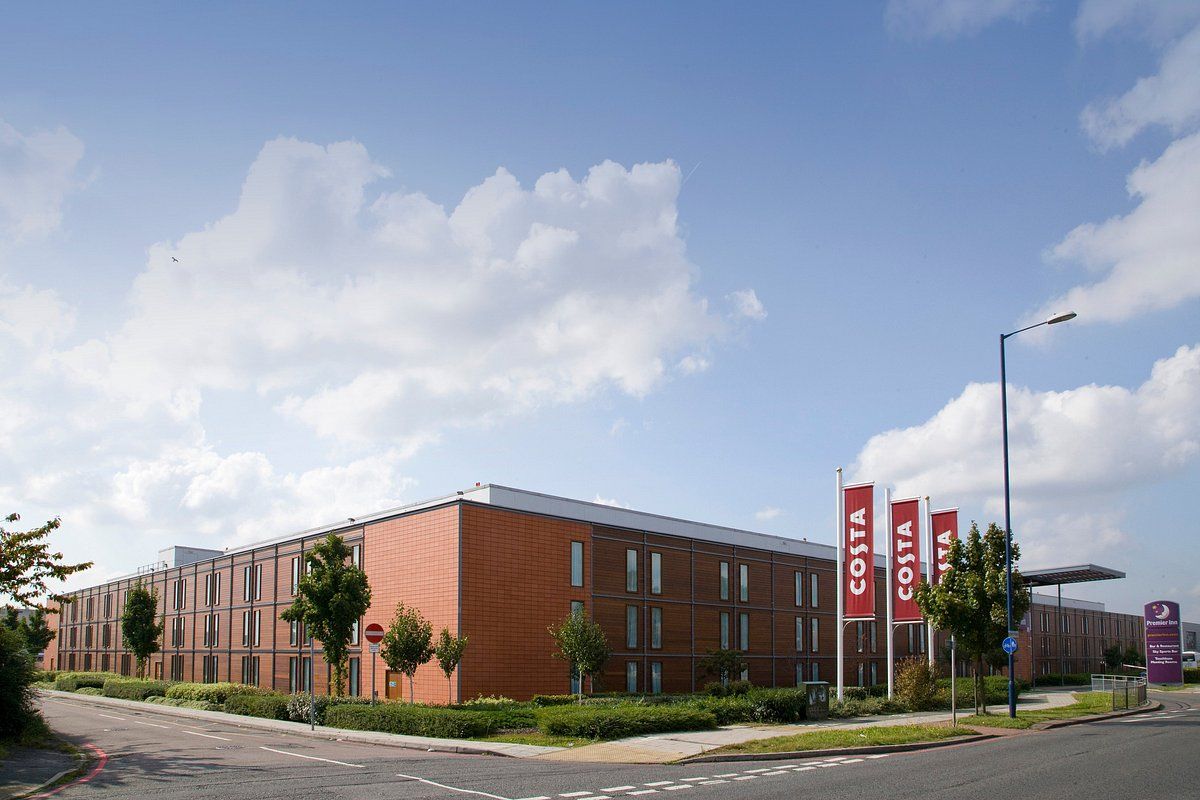 Premier Inn LON Heathrow Airport T2 & T3 (Bath Rd) 2