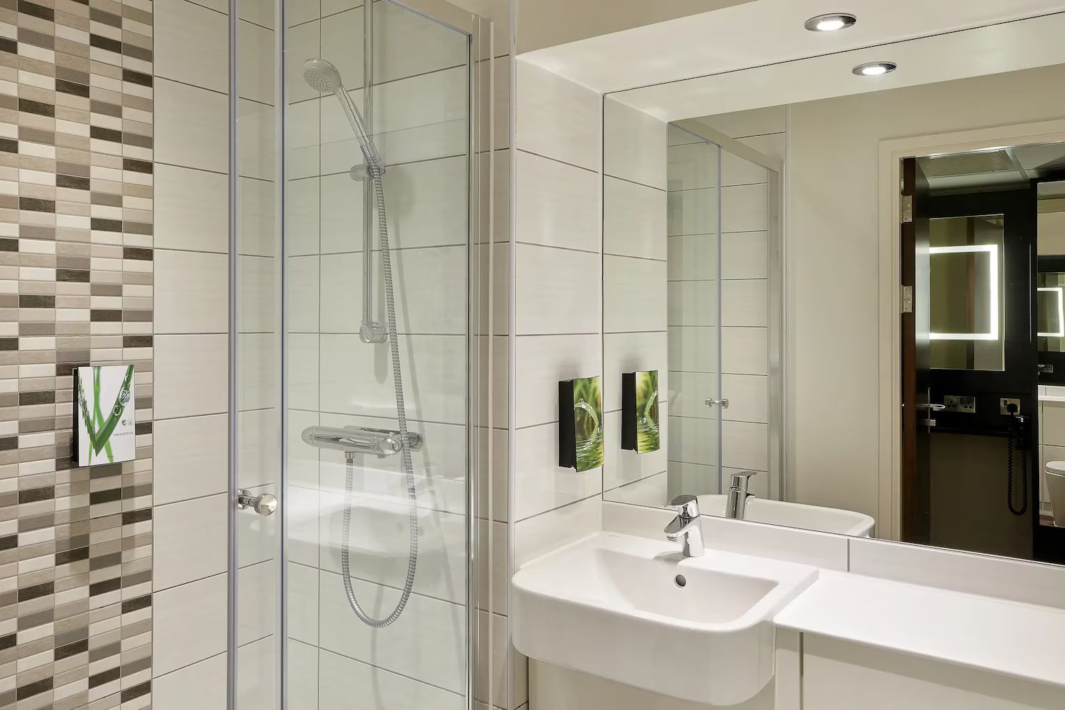 Premier Inn London Brentford 2
