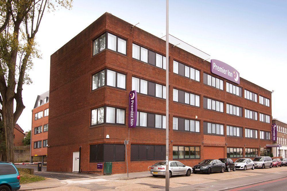 Premier Inn London Hanger Lane 3 estrelas em Londres