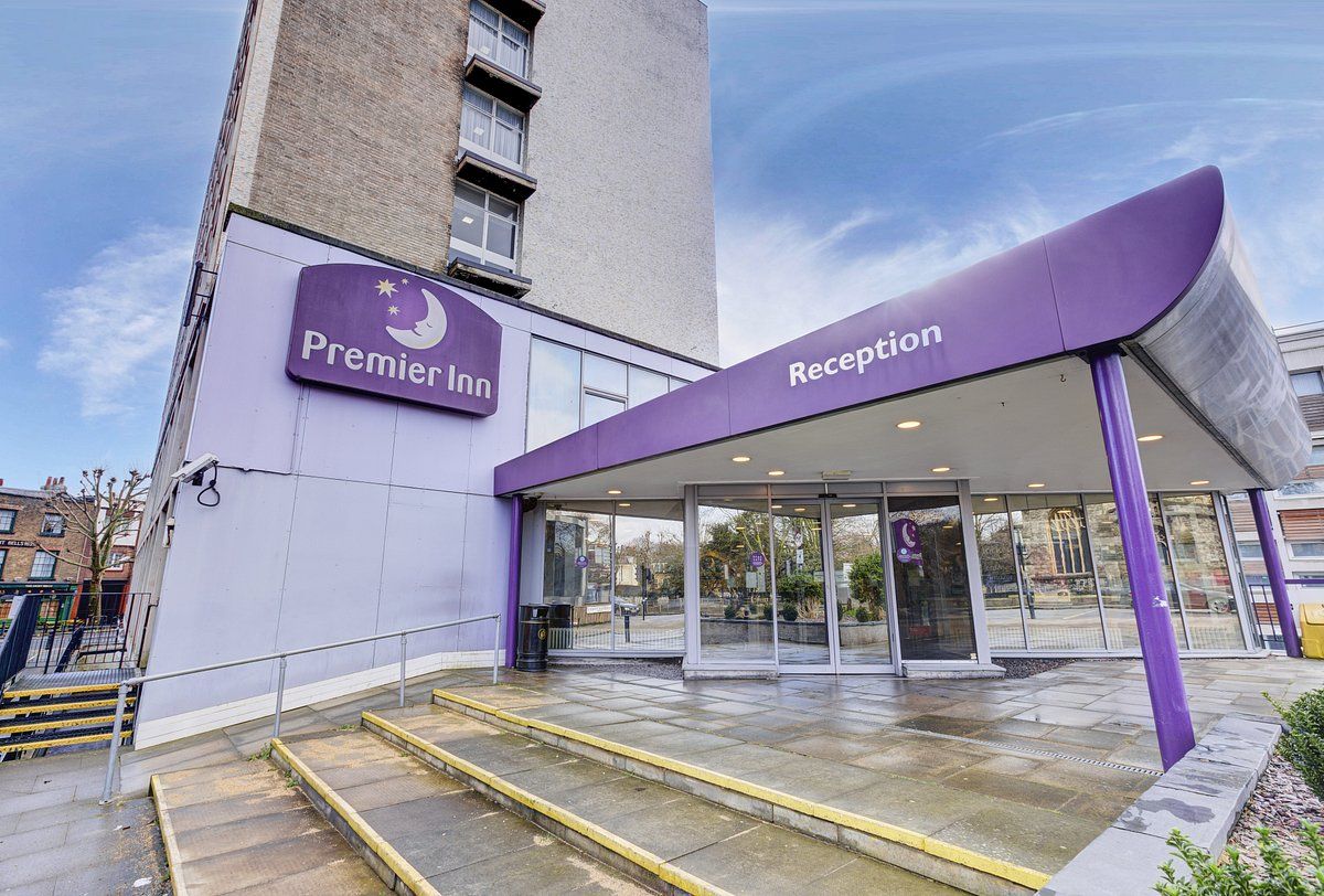 Premier Inn London Putney Bridge 1 Premier Inn London Putney Bridge 1
