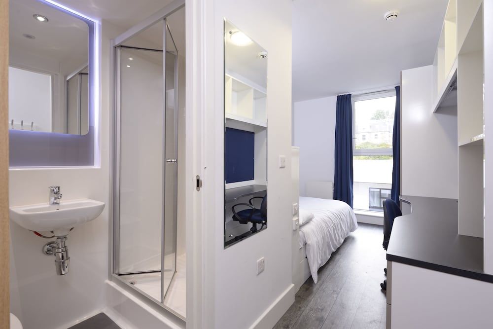 Destiny Student - Holyrood (Brae House) 3