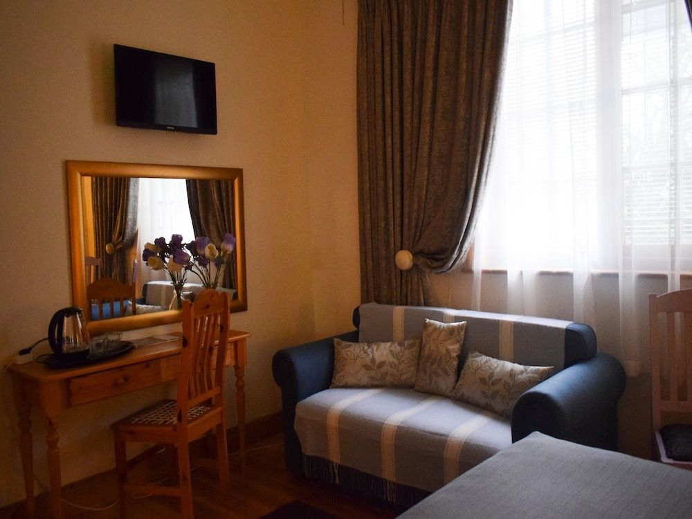 Auberge Alouette Guesthouse 2