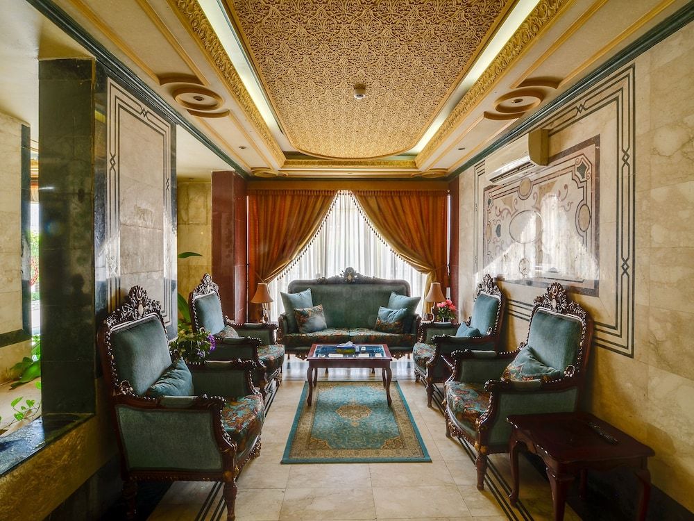 OYO 128 Al Hamra Palace 1 2