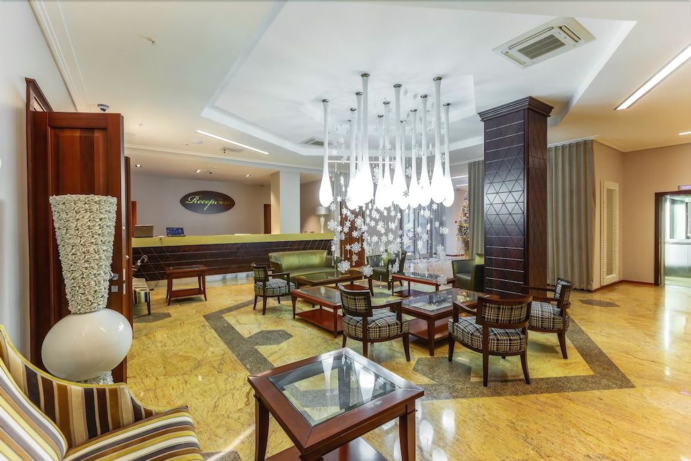 Raikin Plaza Hotel 2