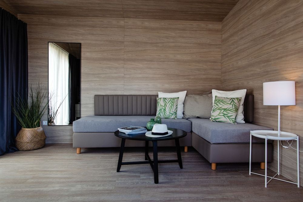 Gava Waterman Island Cottages 3