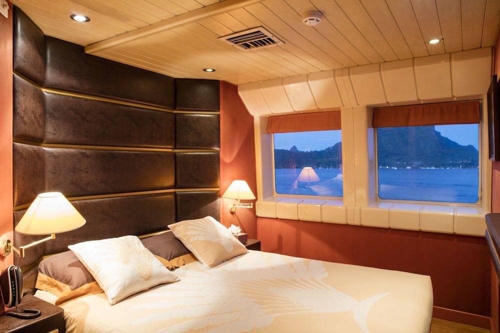 Papeete Harbour by Haumana Cruises 3