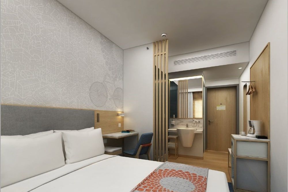 Holiday Inn Express Hyderabad Banjara Hills 3