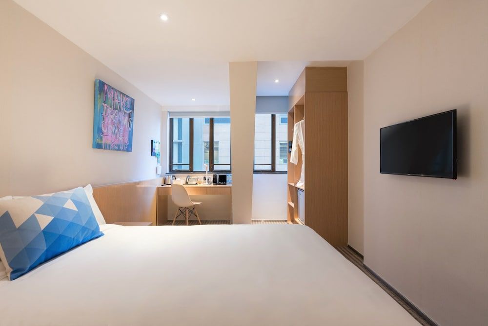 Dash Hotel on Minden 1